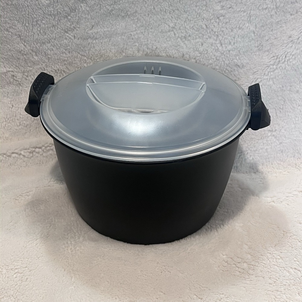 Pampered Chef 2 Quart Microwave Rice Cooker Clear Locking‎ Lid Black EXCELLENT